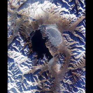 衛星写真。カラクリ湖。
